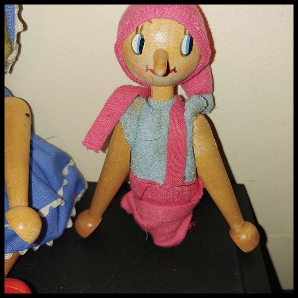 Two Vintage Polish Wooden Peg Dolls - Picture 2 of 7
